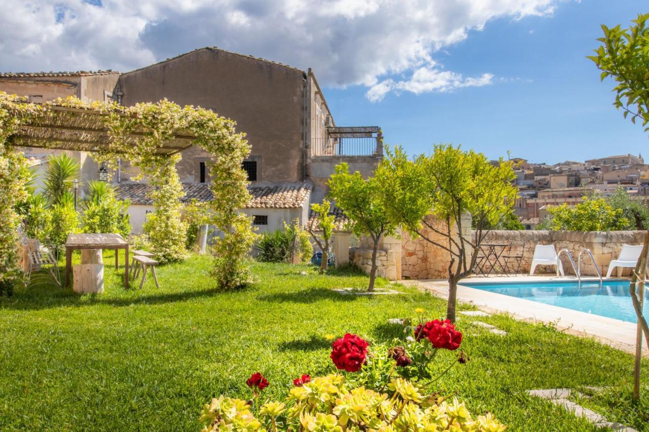 Rosaria 3* Noto