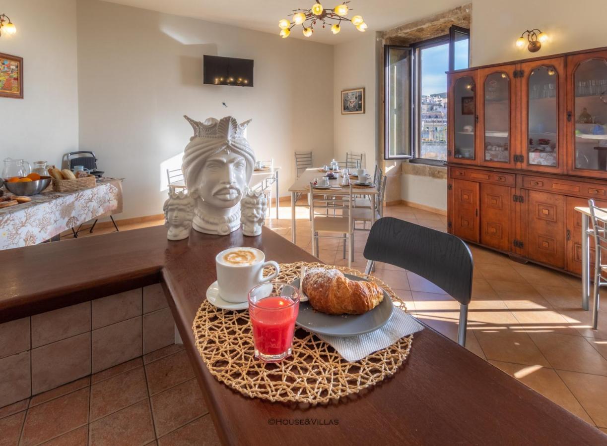 Bed and breakfast Rosaria 3*
