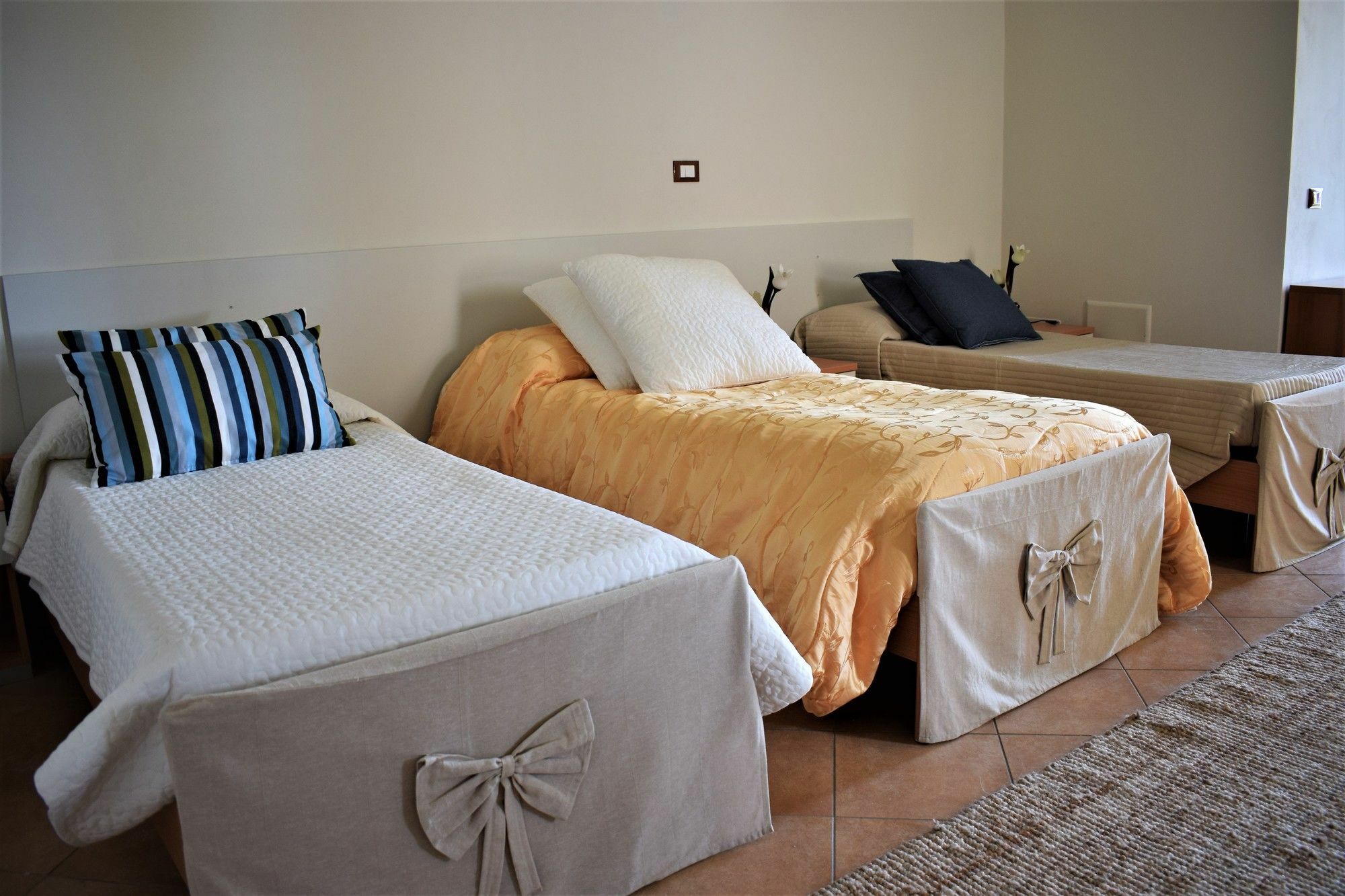 Rosaria 3*
